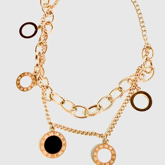 Chic Gold fashion bracelet with Black and White Pendants - Picture 2 of 4